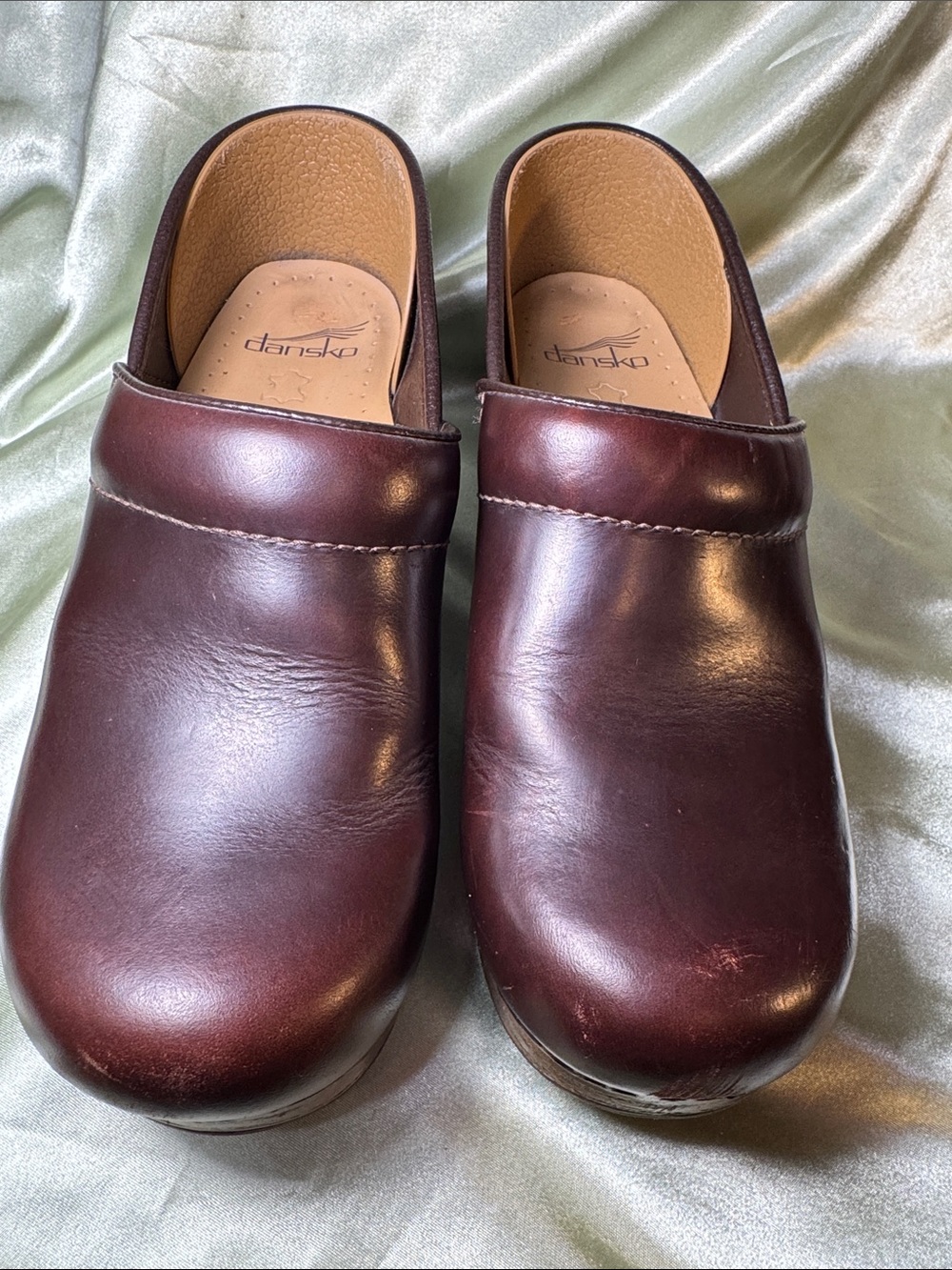 Dansko Brown Burgundy Leather Women’s Slip-On Classic Clogs size 38